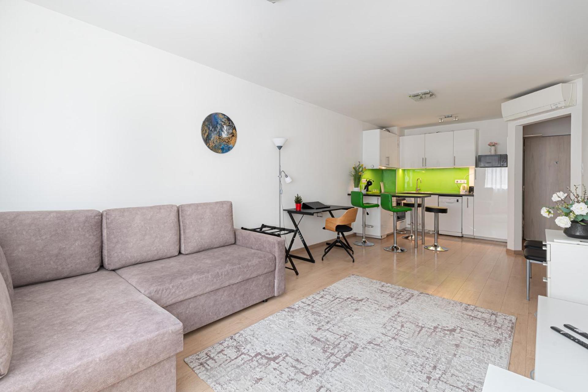 Maria'S Family Home With Free Parking — Photos 3